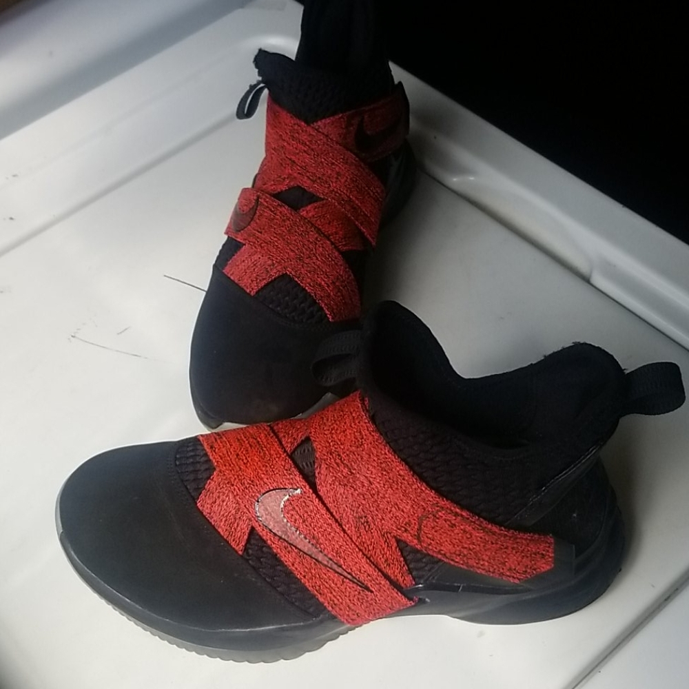 Nike Lebron James soldiers 12